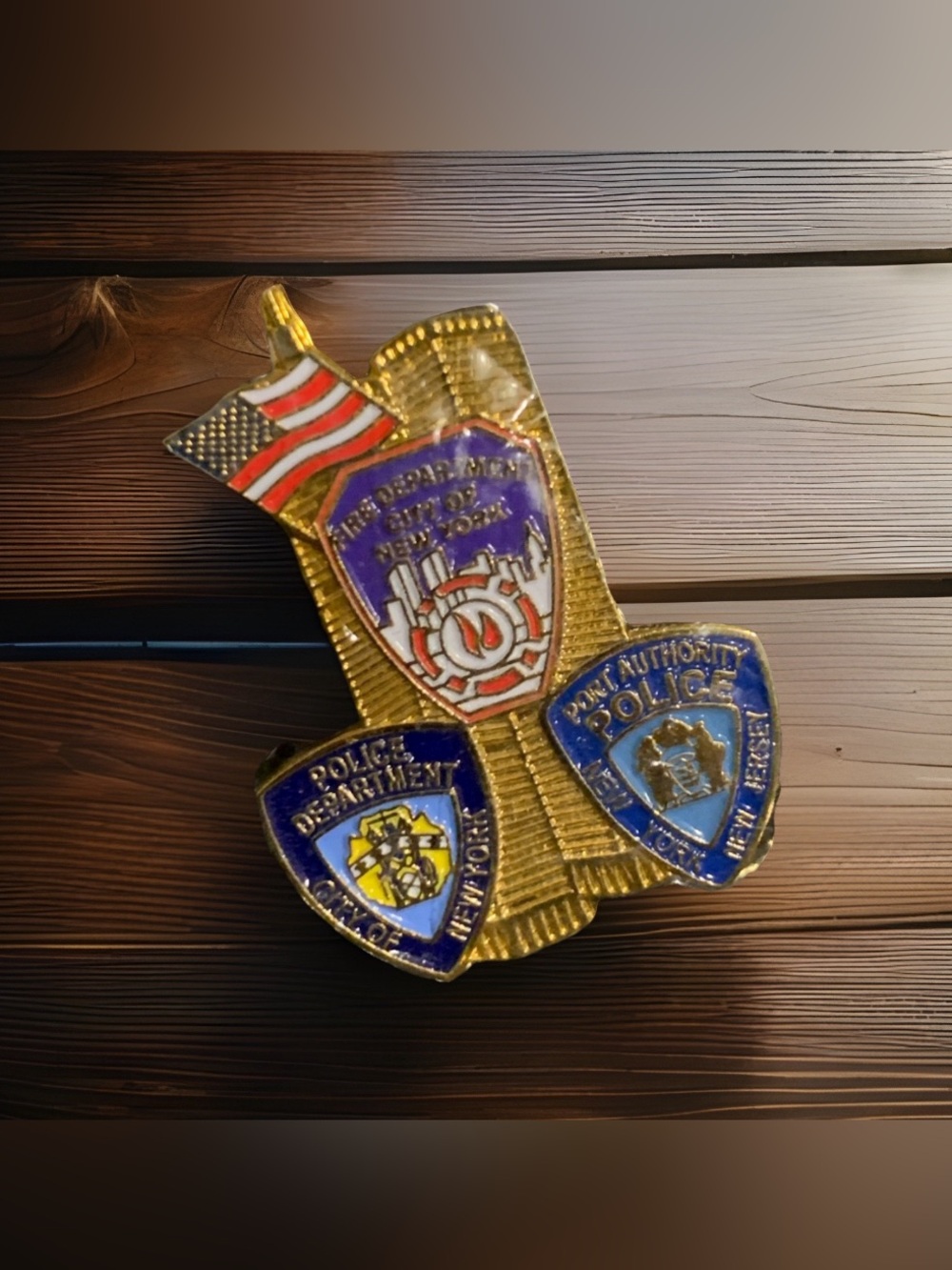 🆕 Vtg 9/11 New York Police, Fire Department Commemorative Pin with American Flag
